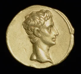 Vorderseite einer Aureus-Münze mit Kaiser Augustus, um 18-16 v. Chr. (Gold)